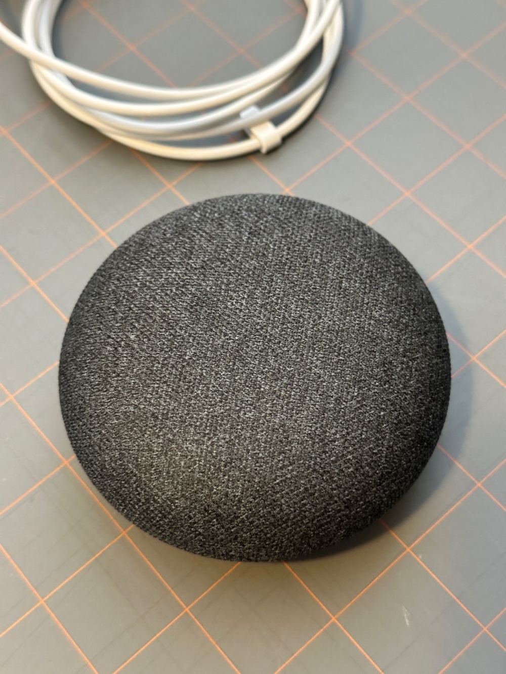 Google Home Mini First Generation Smart Home Speaker Gray Preowned Excellent - Picture 2 of 4